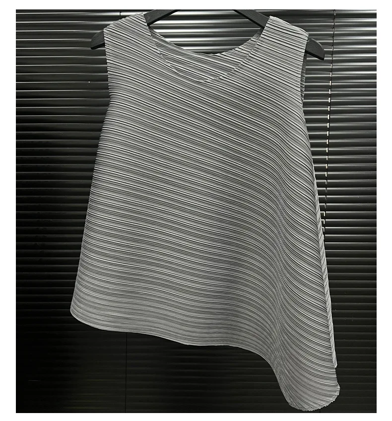 Miyake Elegant Pleated Vest Women's Summer New Irregular Loose Slimming T-shirt Stylish Top Ins Chinese Design Sense Pressure