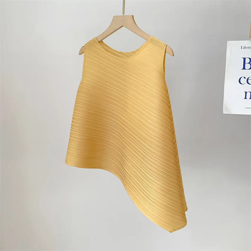 Miyake Elegant Pleated Vest Women's Summer New Irregular Loose Slimming T-shirt Stylish Top Ins Chinese Design Sense Pressure