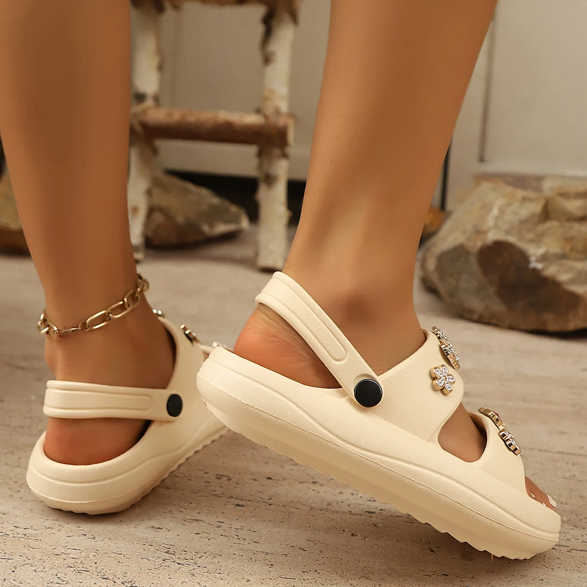 Summer Women Slippers Diamond Bear Floral Heart Decor Sandals Vacation Beach Parties Home Versatile Multi-Color Women Slides