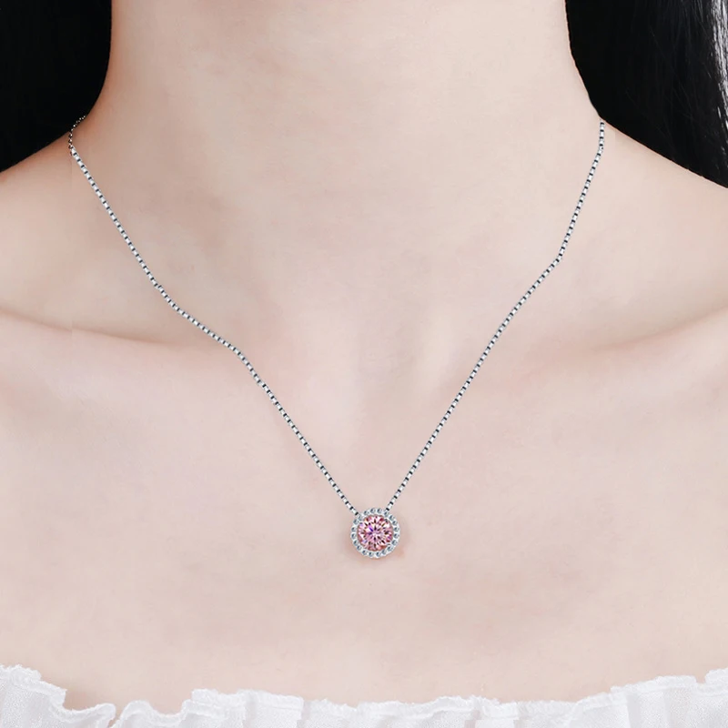 NeeTim 0.5ct 1ct Pink Blue Black Colorful Moissanite Necklaces for Women 925 Sterling Silver Box Chian Pendant Woman's Necklace