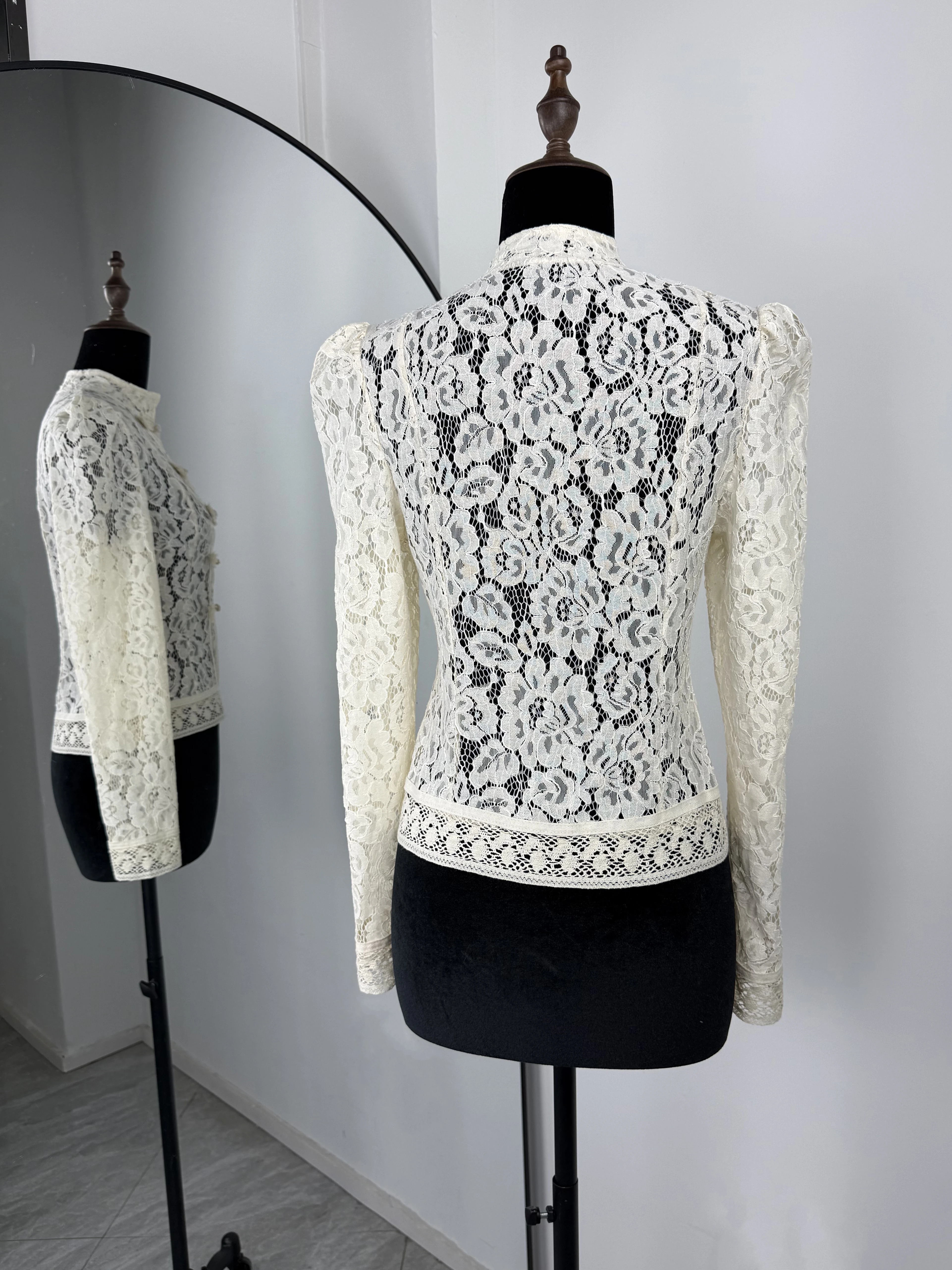 Tuularose Luxury Lace Blouse Fashion Lace Print Single Breasted Slim Shirt Vintage Elegant Party Looks Summer Women Blouse Tops