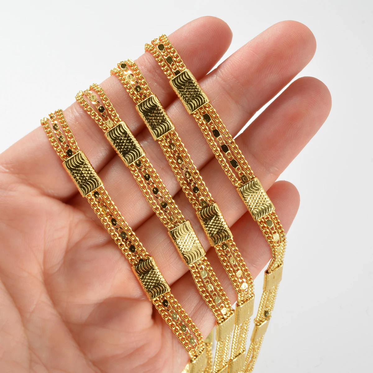 Sunny Fashion Italy 750 18K Gold Plated Geometric Necklace for Men and Women Hip Hop Rock Jewelry Accessories Gift