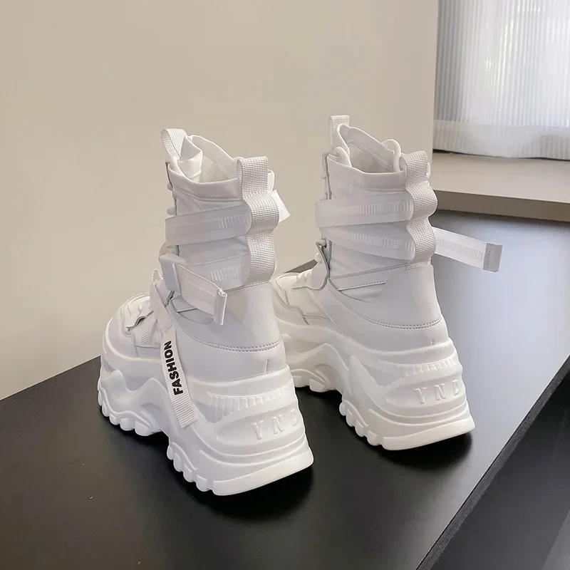 New Platform Sneakers Women Cross Lace Up Light Casual Shoes Fashion Designer Vulcanized Shoes Casual Brand Ladies Short Boots