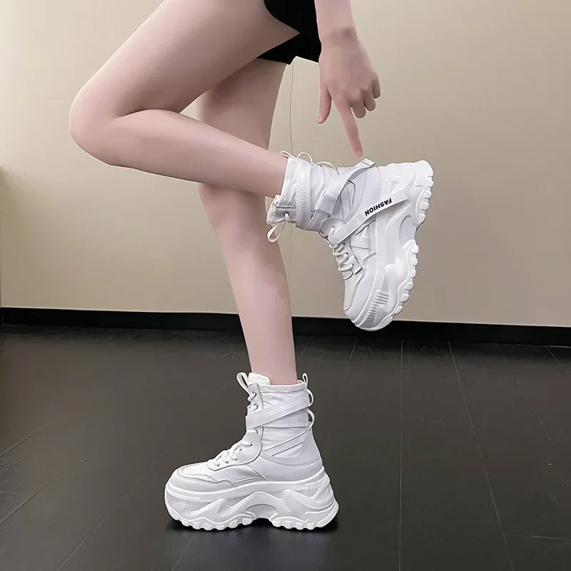 New Platform Sneakers Women Cross Lace Up Light Casual Shoes Fashion Designer Vulcanized Shoes Casual Brand Ladies Short Boots
