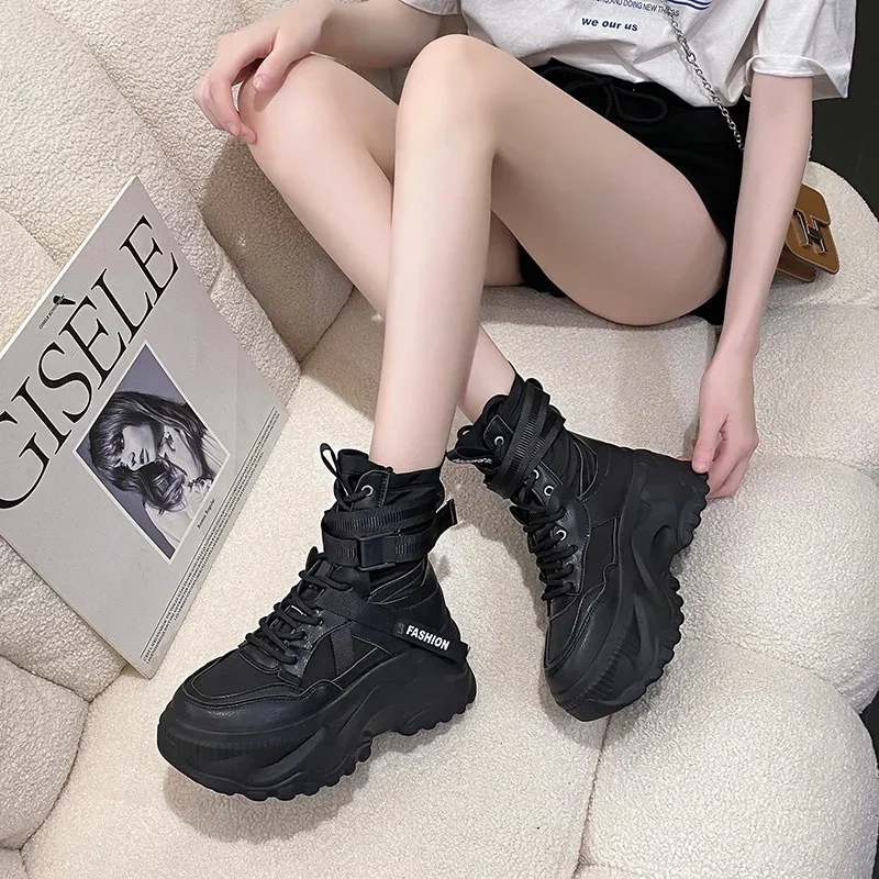 New Platform Sneakers Women Cross Lace Up Light Casual Shoes Fashion Designer Vulcanized Shoes Casual Brand Ladies Short Boots