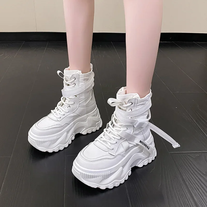 New Platform Sneakers Women Cross Lace Up Light Casual Shoes Fashion Designer Vulcanized Shoes Casual Brand Ladies Short Boots