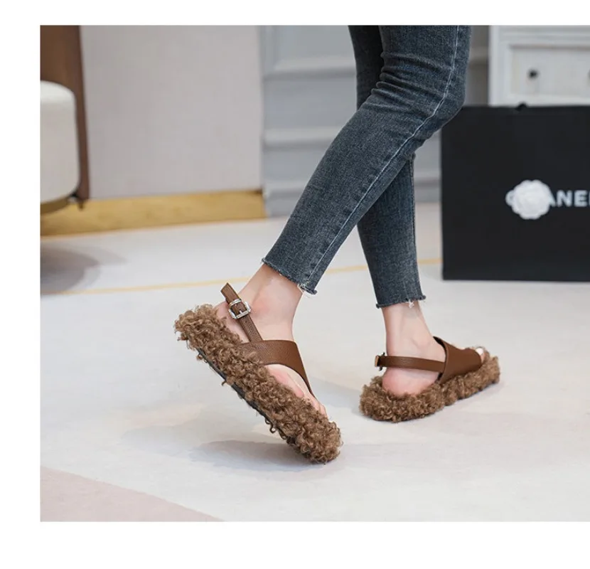 Cozy Warm Fluffy Flat Slippers Women Fashion Clip Toe Back Strap Buckle Designer Shoes 42 Plus Size Flip Flops Zapatos De Mujer