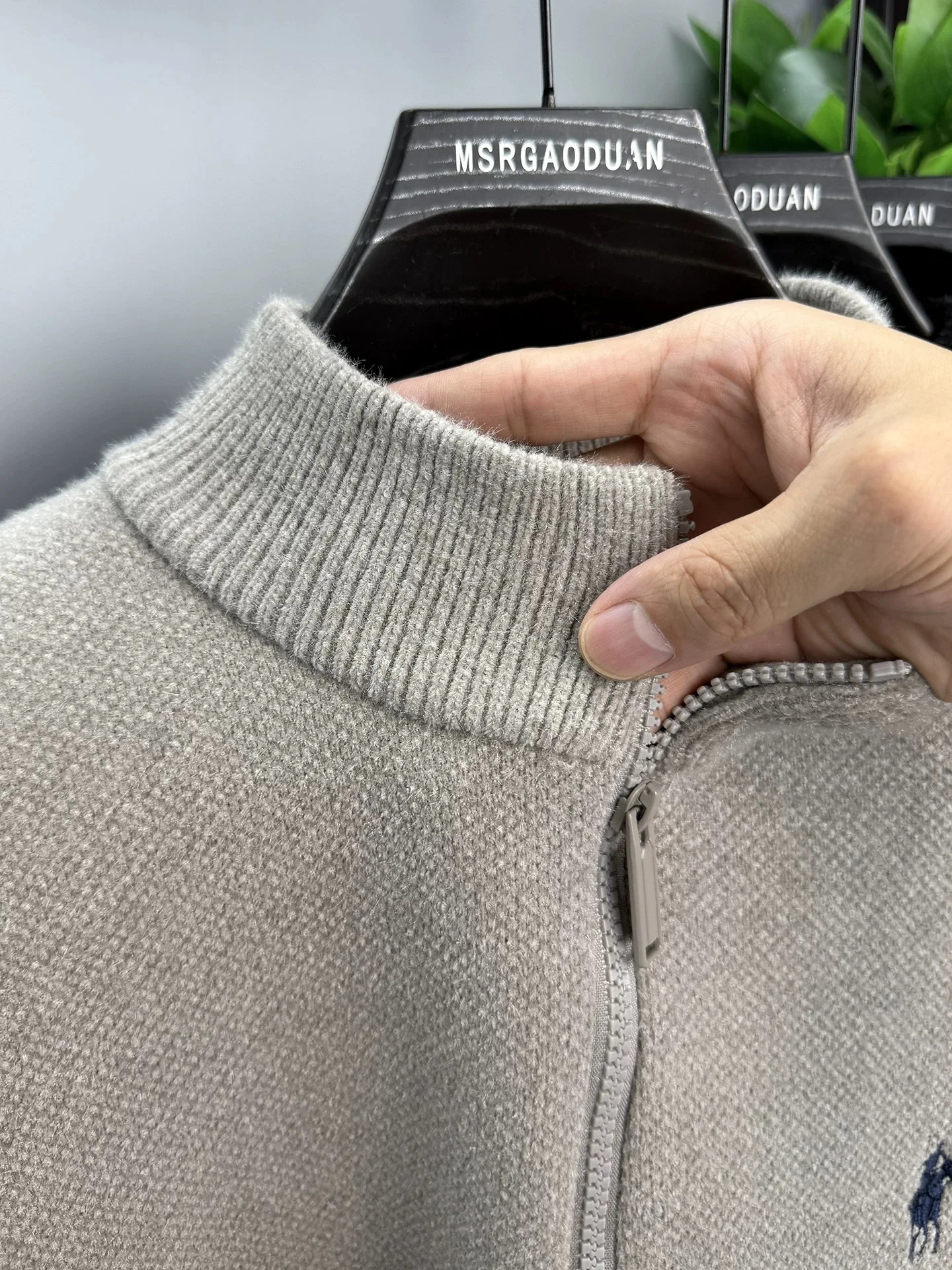 Luxury brand zipper semi high neck sweater men's high-end fashion ponytail golf embroidery winter new velvet warm knit pullover