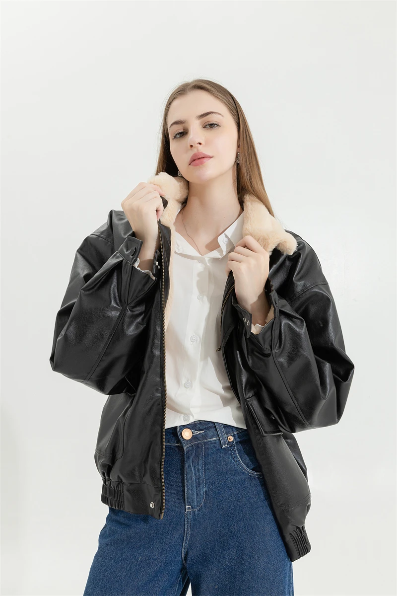 Winter Women's Fur Leather Jacket Long Sleeved Loose Warm Lamb Wool Vintage Thickened Locomotive Lapel Female PU Motorcycle Coat