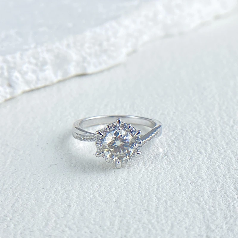 NeeTim 0.5 1CT Moissanite Sparkling Rings Wedding Band for Women 925 Sterling Silver with Plated 18k White Gold Promise Ring