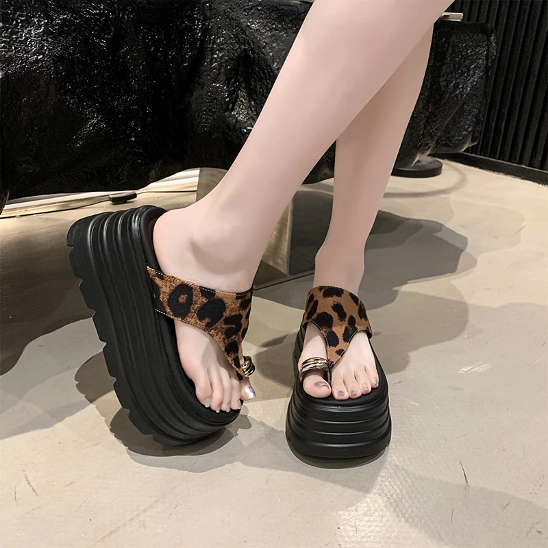 New Women Summer Bling Chunky Slippers High Platform Flip Flops 8CM Wedge Heels Slides Leopard Clip Toe Sandals Beach Slippers