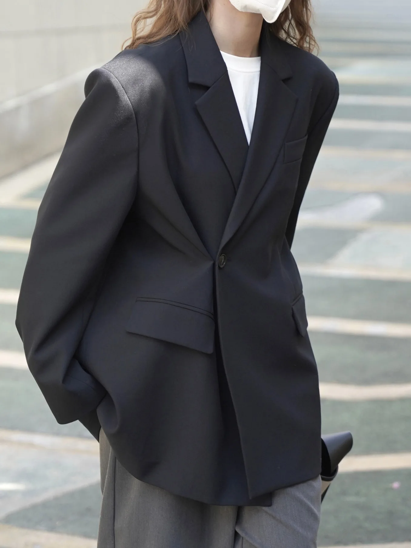 RZIV Fashionable Design Slanted Placket and Back Slit Coats, Loose Fitting Suit, Slimming Jacket for Women
