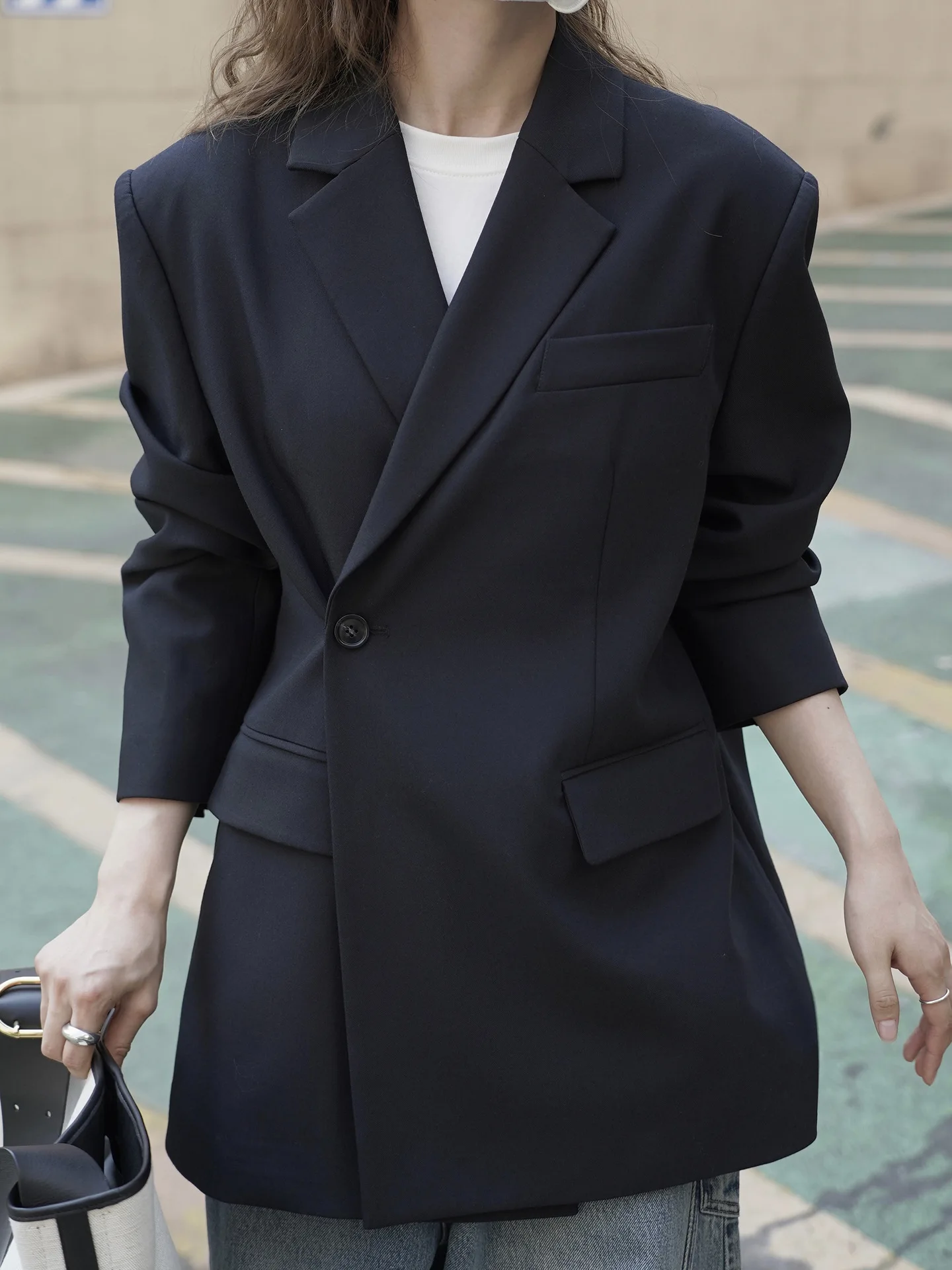 RZIV Fashionable Design Slanted Placket and Back Slit Coats, Loose Fitting Suit, Slimming Jacket for Women