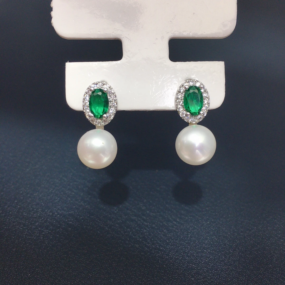ZHBORUINI Natural Freshwater Pearl Earrings 8-8.5mm Elliptical Inlay Retro Minimalist Style Jewelry Suitable for Daily Wear 