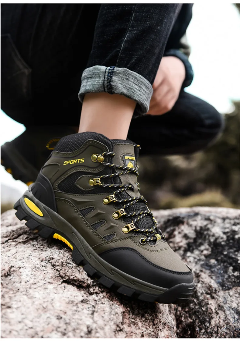 New Leather Men's Boots Outdoor Waterproof Hiking Boots Lightweight Non-slip Men Sneakers Fashion Desert Men Work Ankle Boots