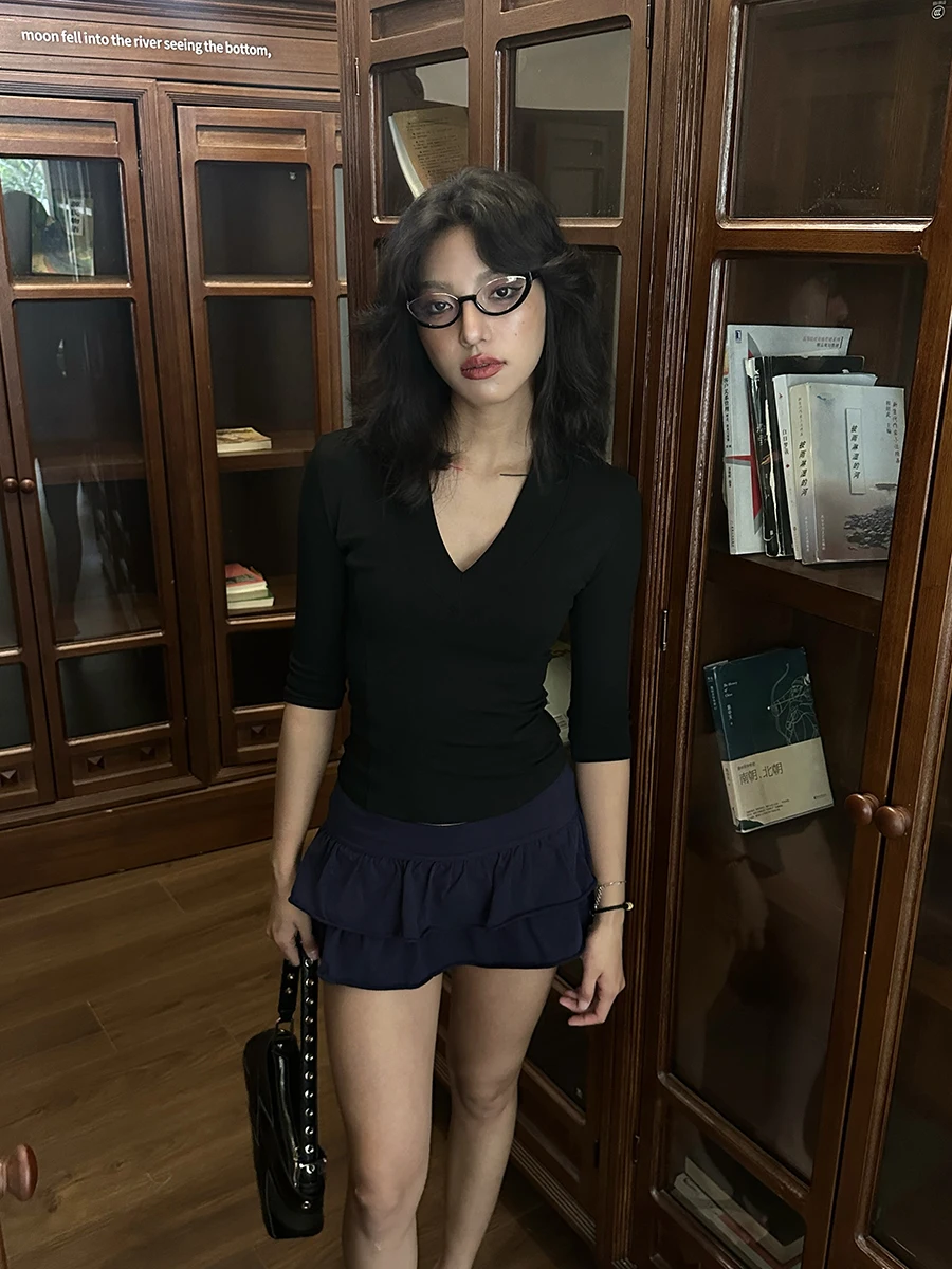 Yedinas V-neck Streetwear Black T Shirt Women Clothes Half Sleeve Korean Fashion Slim Summer Tops Tees Female Clothing T-shirt
