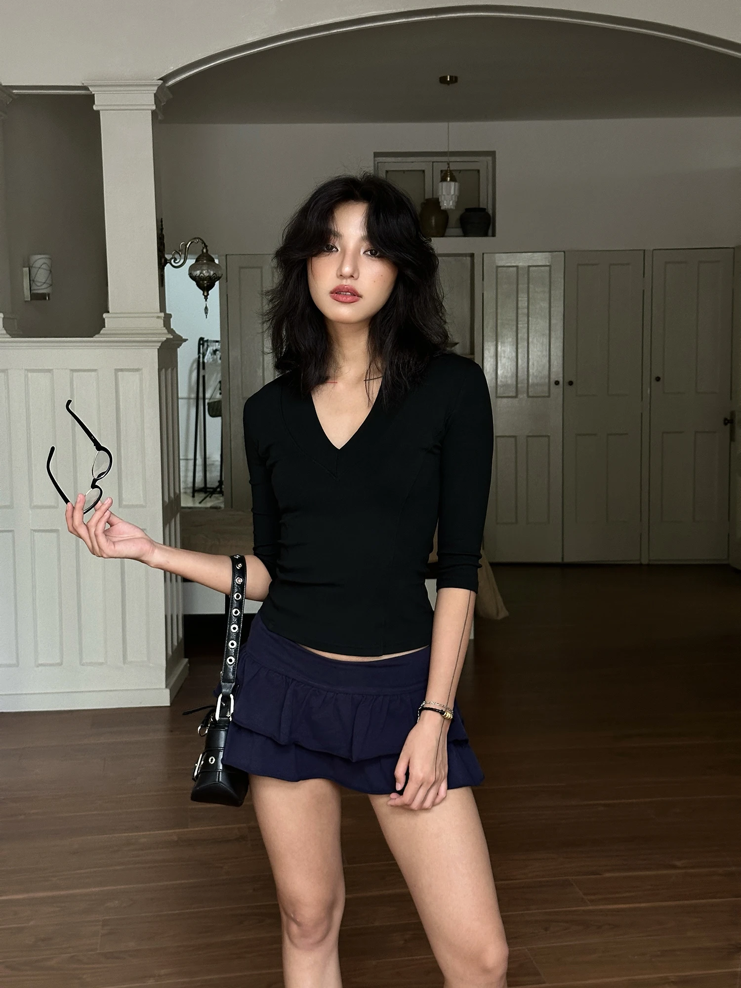 Yedinas V-neck Streetwear Black T Shirt Women Clothes Half Sleeve Korean Fashion Slim Summer Tops Tees Female Clothing T-shirt