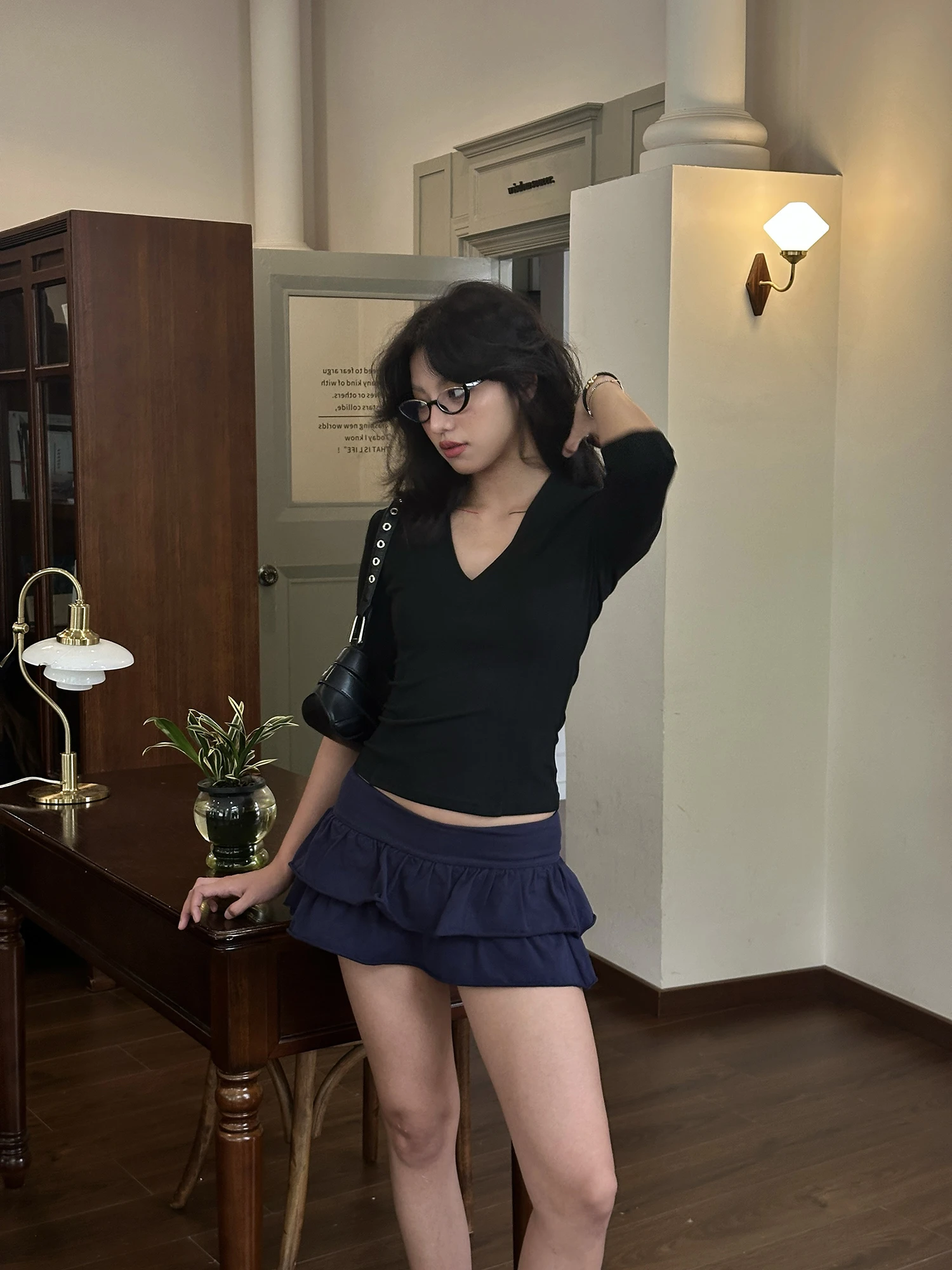 Yedinas V-neck Streetwear Black T Shirt Women Clothes Half Sleeve Korean Fashion Slim Summer Tops Tees Female Clothing T-shirt