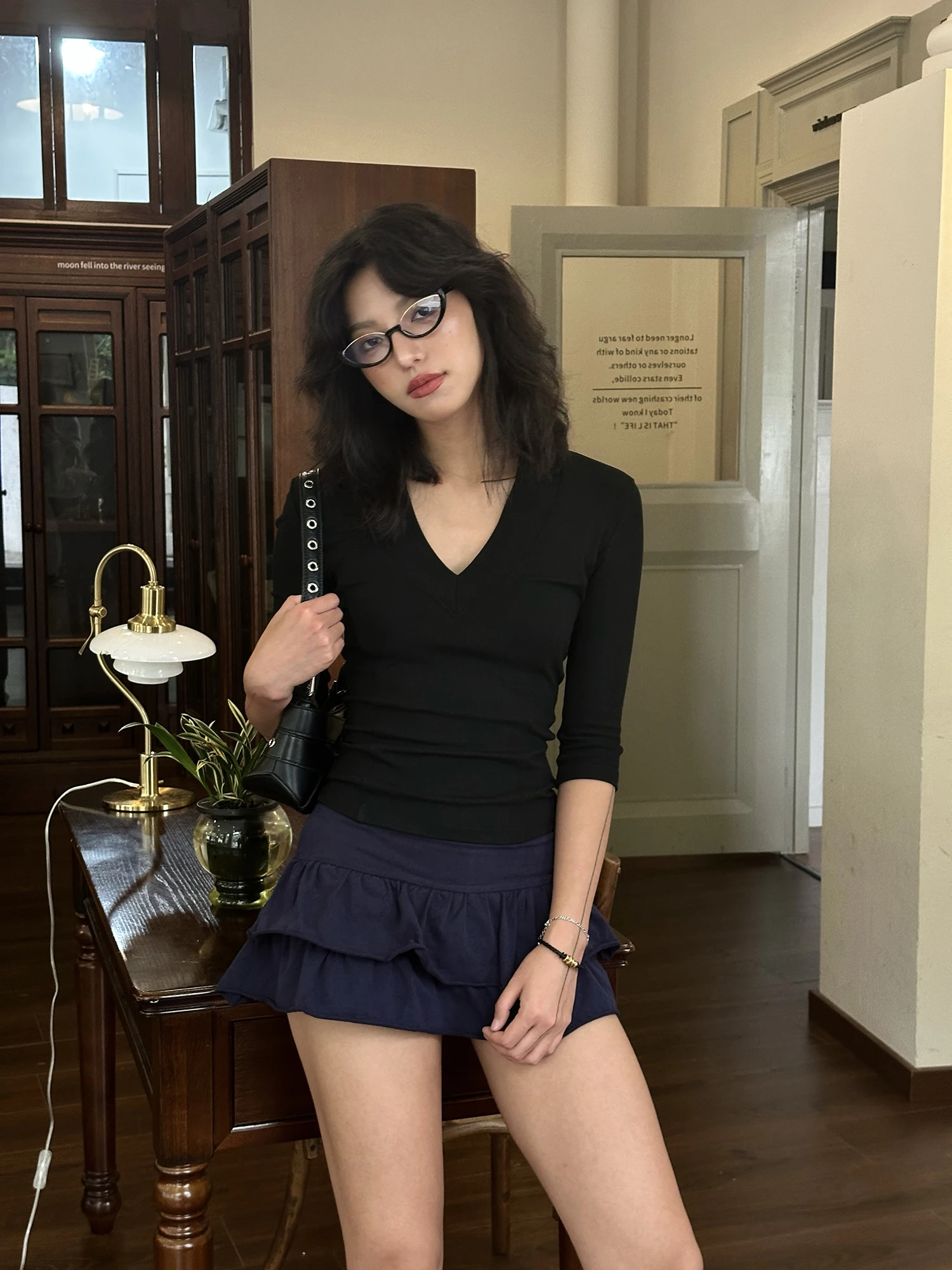 Yedinas V-neck Streetwear Black T Shirt Women Clothes Half Sleeve Korean Fashion Slim Summer Tops Tees Female Clothing T-shirt