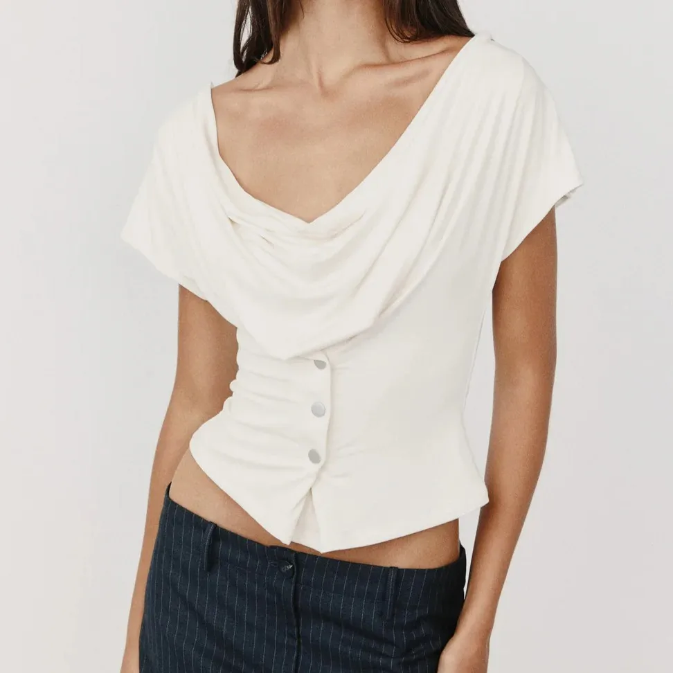 Wj Swing-Collar Waist-Cinching Short Top, Off-Shoulder Buttoned Ruched Slim-Fit Hot Girl Short-Sleeve T-Shirt, V-Neck One-Shoulder Top, Single-Row Button Waist-Cinching Slim-Fit Short Tight-Fitting Top