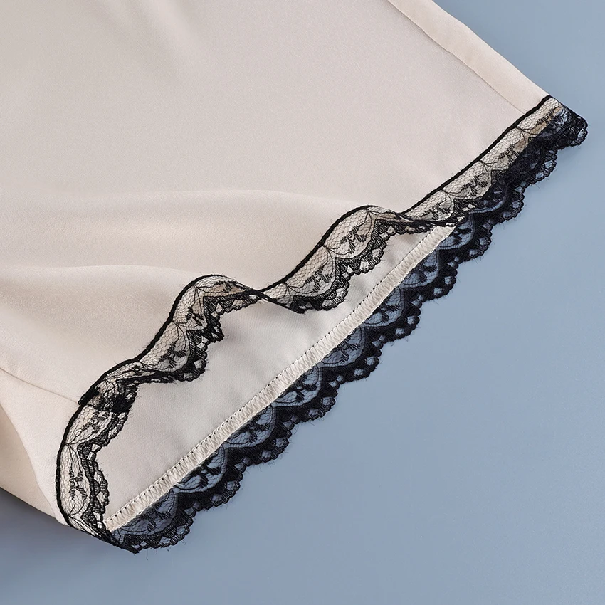 Linad Vintage Satin Lace Elastic Waist Shorts Women Summer Street Chic Single Breasted Mini Pants Women 2026 Casual Loose Shorts