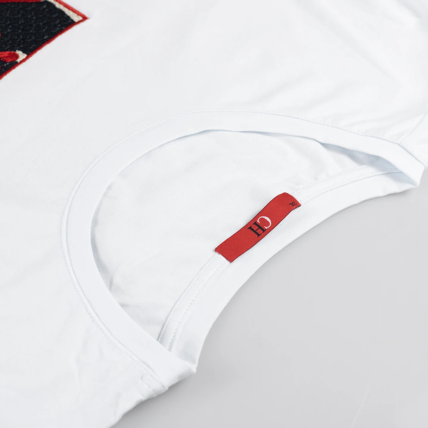 CH Women's Short-Sleeved T-Shirt, with a Round Neckline and Featuring a Red Floral embroidery Design, a Casual Everyday Top