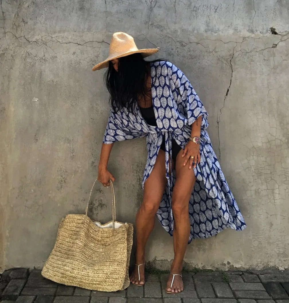 Beach Dress Tunic Cover up Embroidery Kaftan Saida de Praia Women Bikini Cover-up Pareo Sarong Beachwear