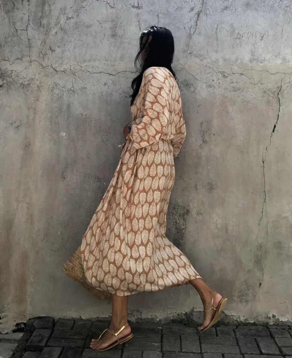 Beach Dress Tunic Cover up Embroidery Kaftan Saida de Praia Women Bikini Cover-up Pareo Sarong Beachwear