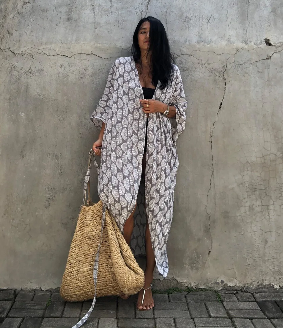 Beach Dress Tunic Cover up Embroidery Kaftan Saida de Praia Women Bikini Cover-up Pareo Sarong Beachwear