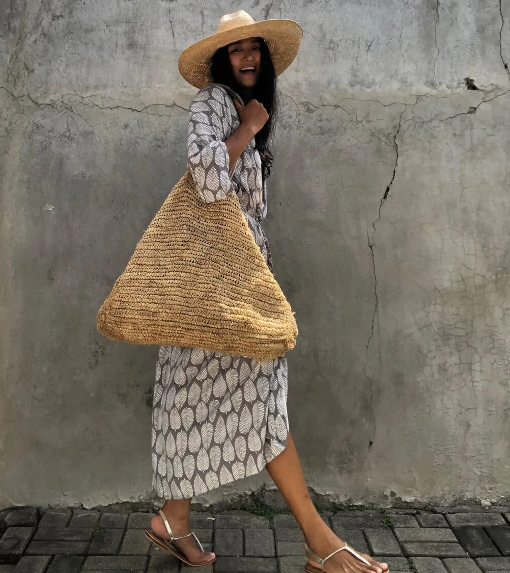 Beach Dress Tunic Cover up Embroidery Kaftan Saida de Praia Women Bikini Cover-up Pareo Sarong Beachwear