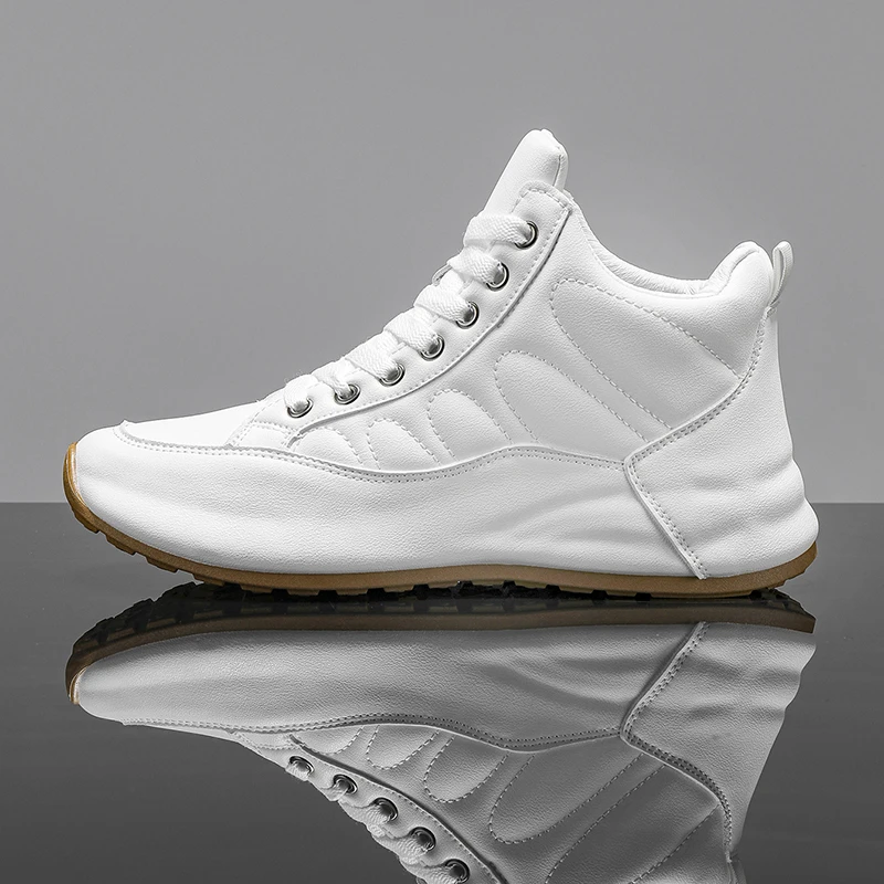 Men's lightweight casual shoes, outdoor running shoes for men. Sizes 39 to 46.