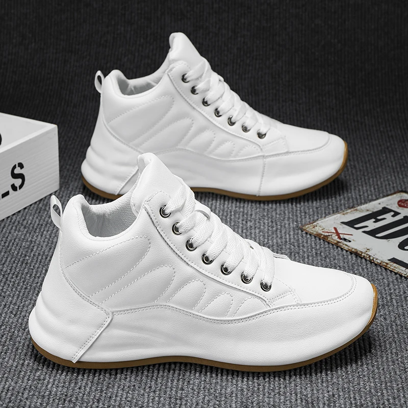 Men's lightweight casual shoes, outdoor running shoes for men. Sizes 39 to 46.