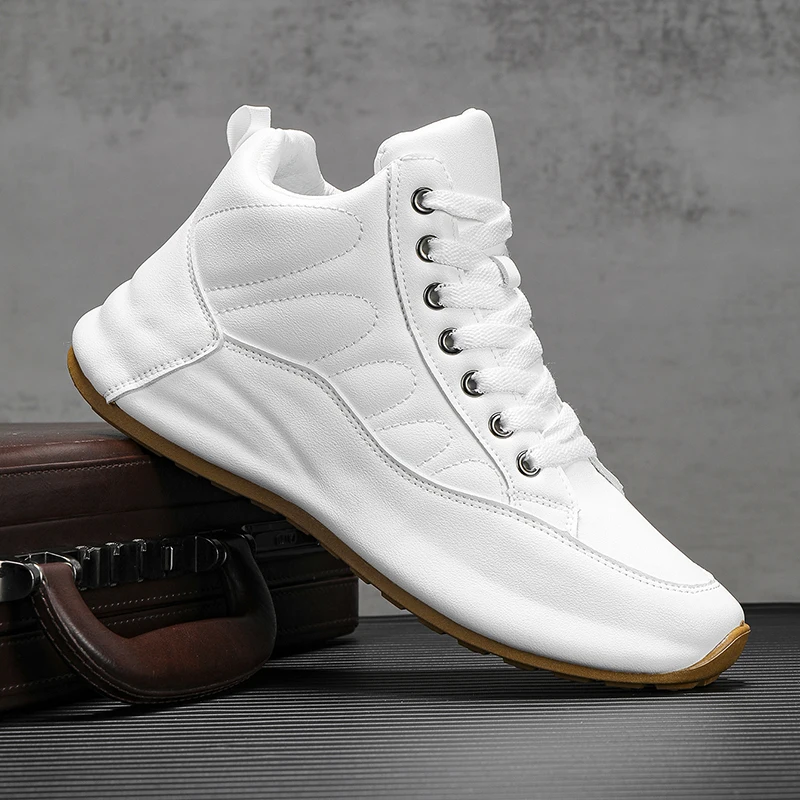 Men's lightweight casual shoes, outdoor running shoes for men. Sizes 39 to 46.