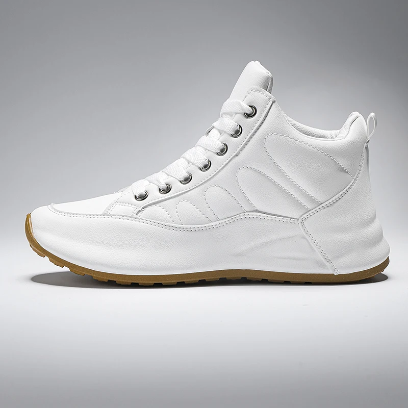 Men's lightweight casual shoes, outdoor running shoes for men. Sizes 39 to 46.