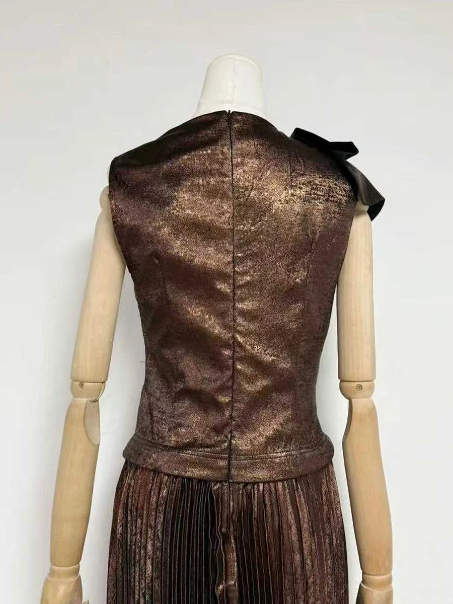 TWOTWINSTYLE Patchwork Folds Irrgular Dresses for Women Round Neck Sleeveless High Waist Long Dress Female Fashion Clothing 2026