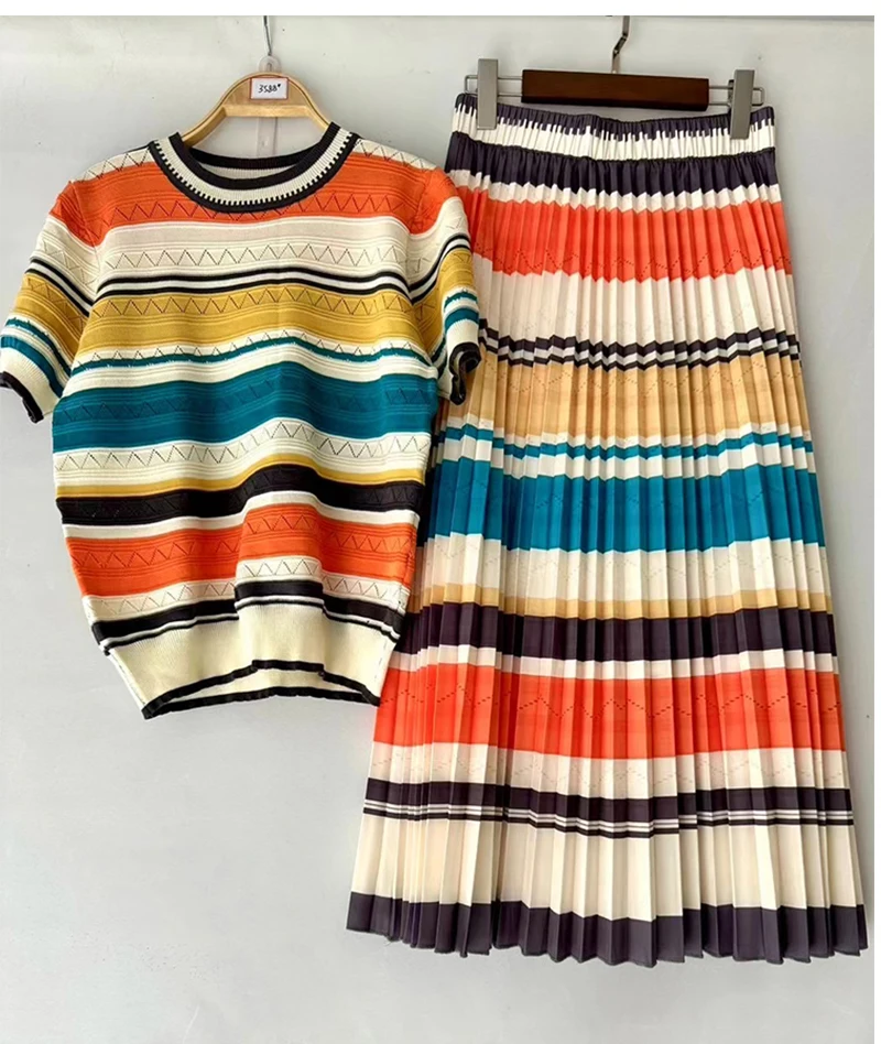 Retrowomen's spring/summer new two-piece striped knit Joker Top+elastic waist and white skirt swing overskirt fashion suit