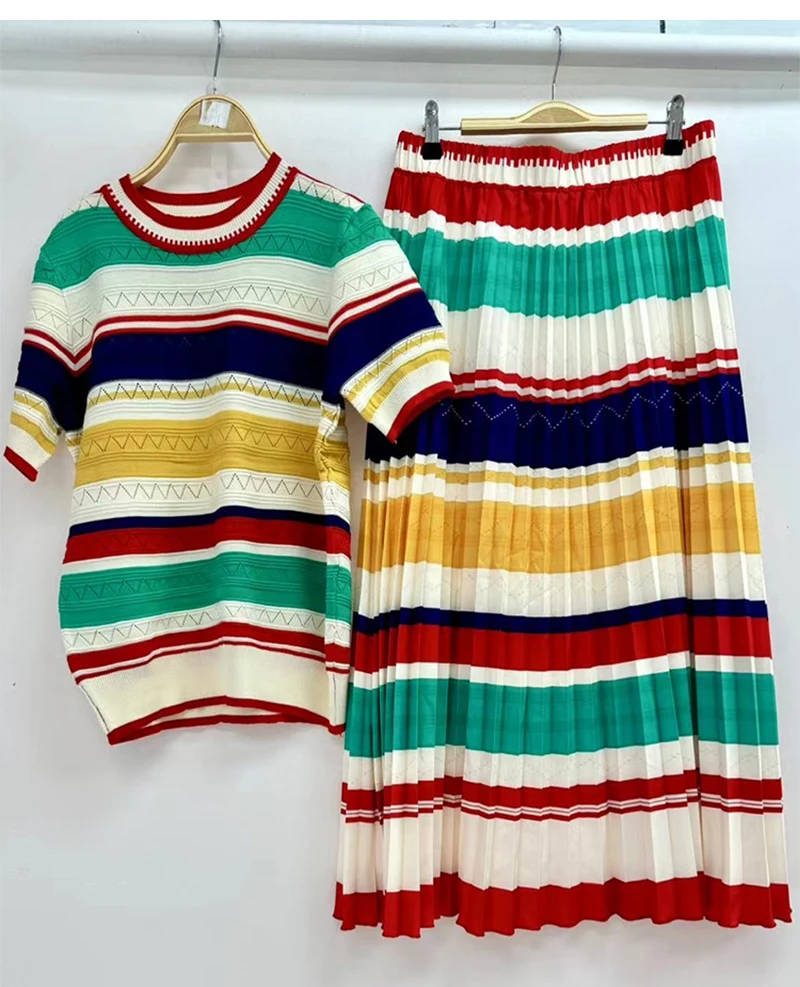Retrowomen's spring/summer new two-piece striped knit Joker Top+elastic waist and white skirt swing overskirt fashion suit