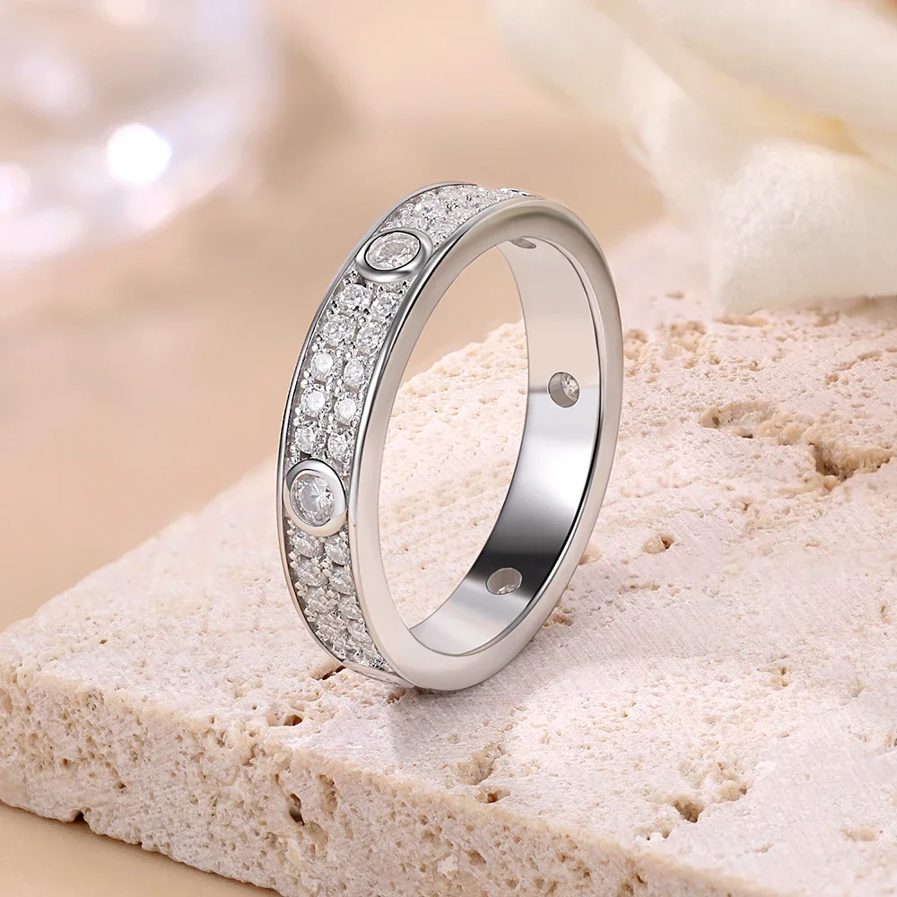 2025 Eternity Moissanite Band 2.0Mm Couple Wedding Ring Plated 18K White Gold Real 925 Sterling Silver Jewelry Luxury Woman Ring