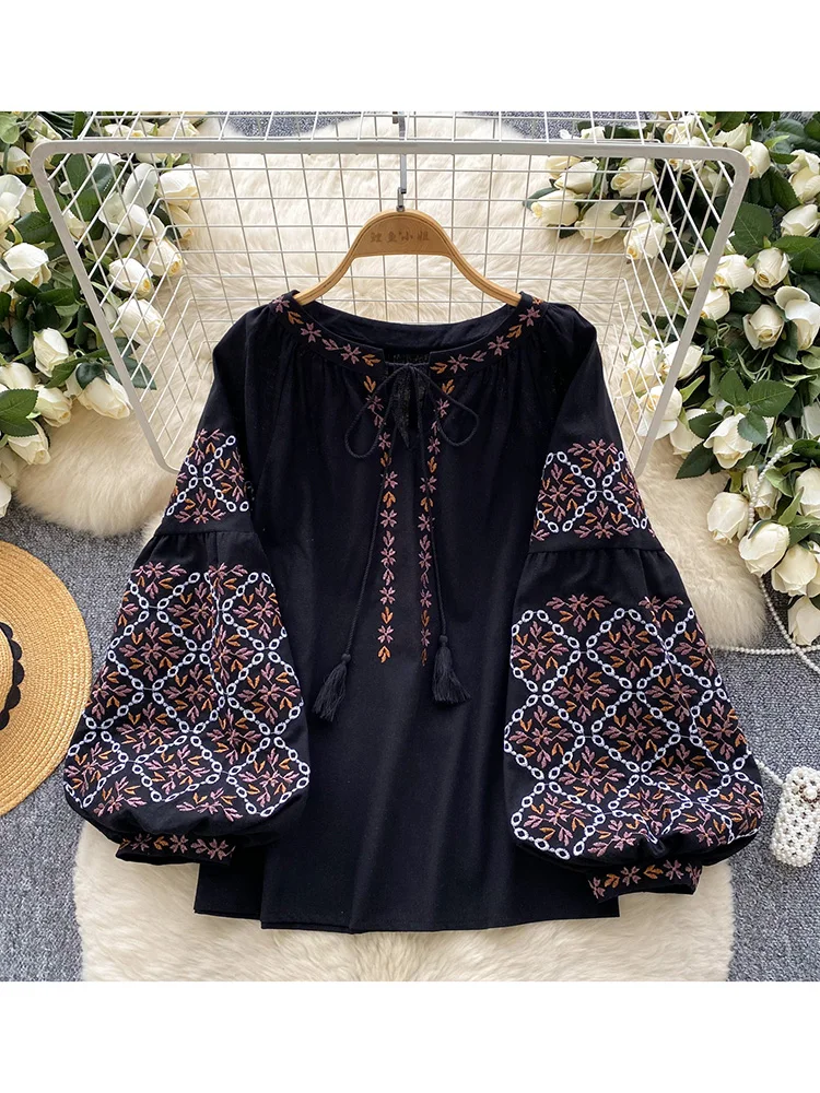 Women's Spring Blouse Retro Ethnic Style New Chinese Lantern Sleeve Shirt Loose Thin Tassel Embroidery Design Blusa Top BL187