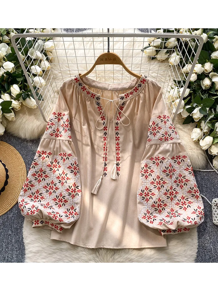 Women's Spring Blouse Retro Ethnic Style New Chinese Lantern Sleeve Shirt Loose Thin Tassel Embroidery Design Blusa Top BL187