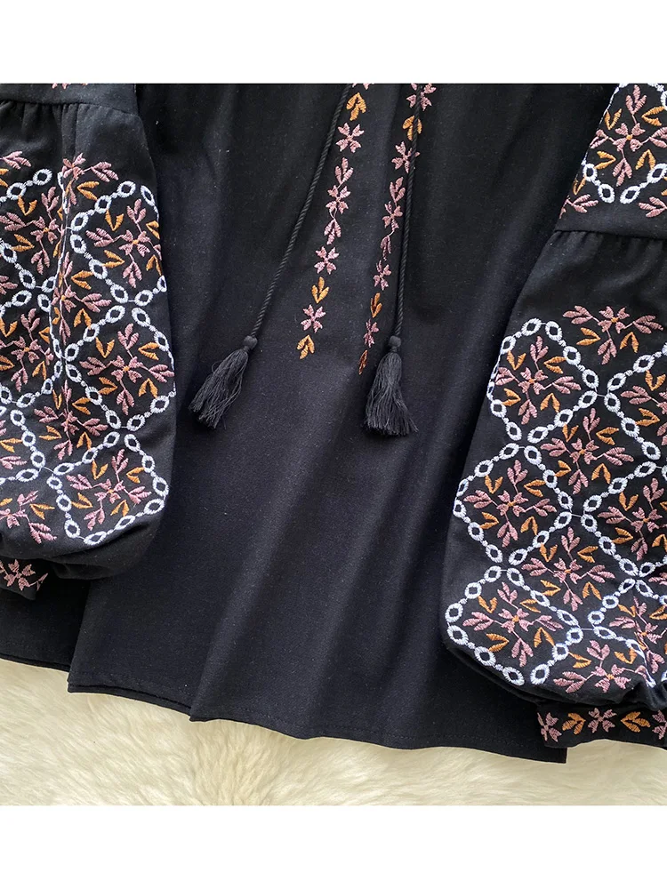 Women's Spring Blouse Retro Ethnic Style New Chinese Lantern Sleeve Shirt Loose Thin Tassel Embroidery Design Blusa Top BL187