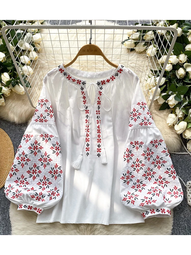 Women's Spring Blouse Retro Ethnic Style New Chinese Lantern Sleeve Shirt Loose Thin Tassel Embroidery Design Blusa Top BL187