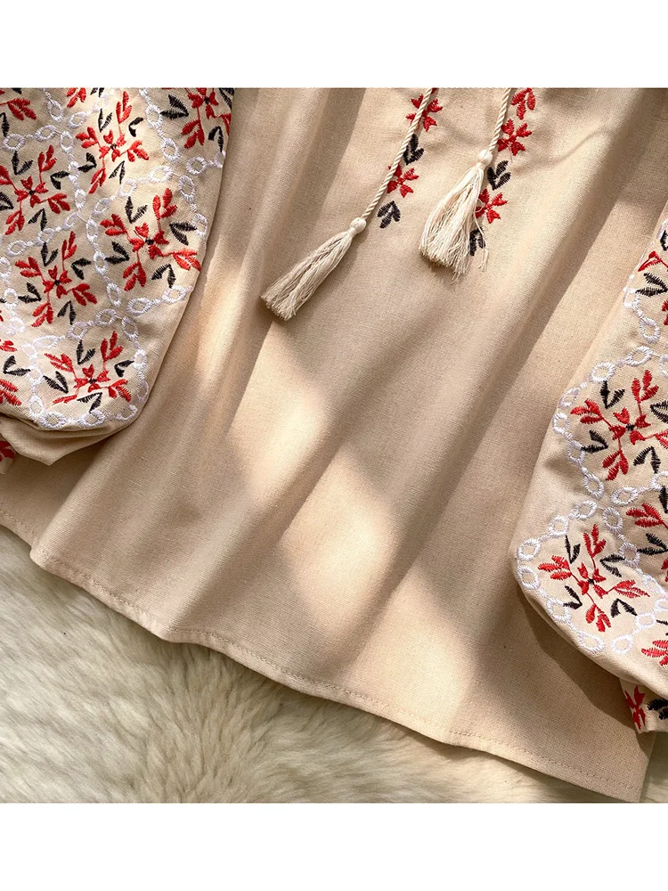 Women's Spring Blouse Retro Ethnic Style New Chinese Lantern Sleeve Shirt Loose Thin Tassel Embroidery Design Blusa Top BL187