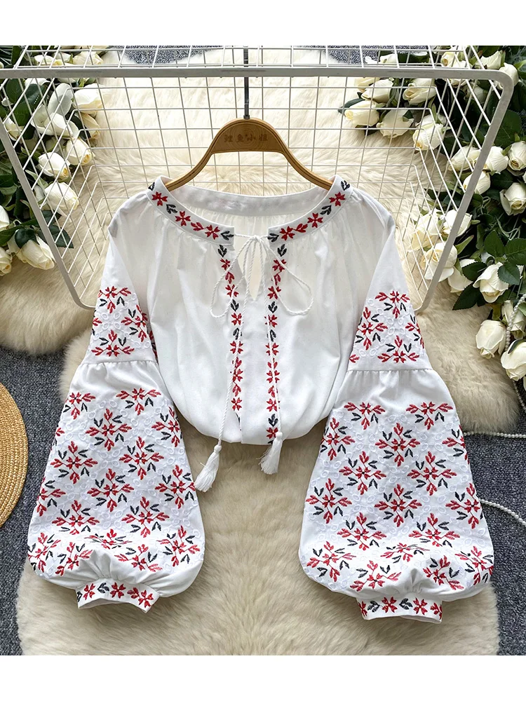 Women's Spring Blouse Retro Ethnic Style New Chinese Lantern Sleeve Shirt Loose Thin Tassel Embroidery Design Blusa Top BL187
