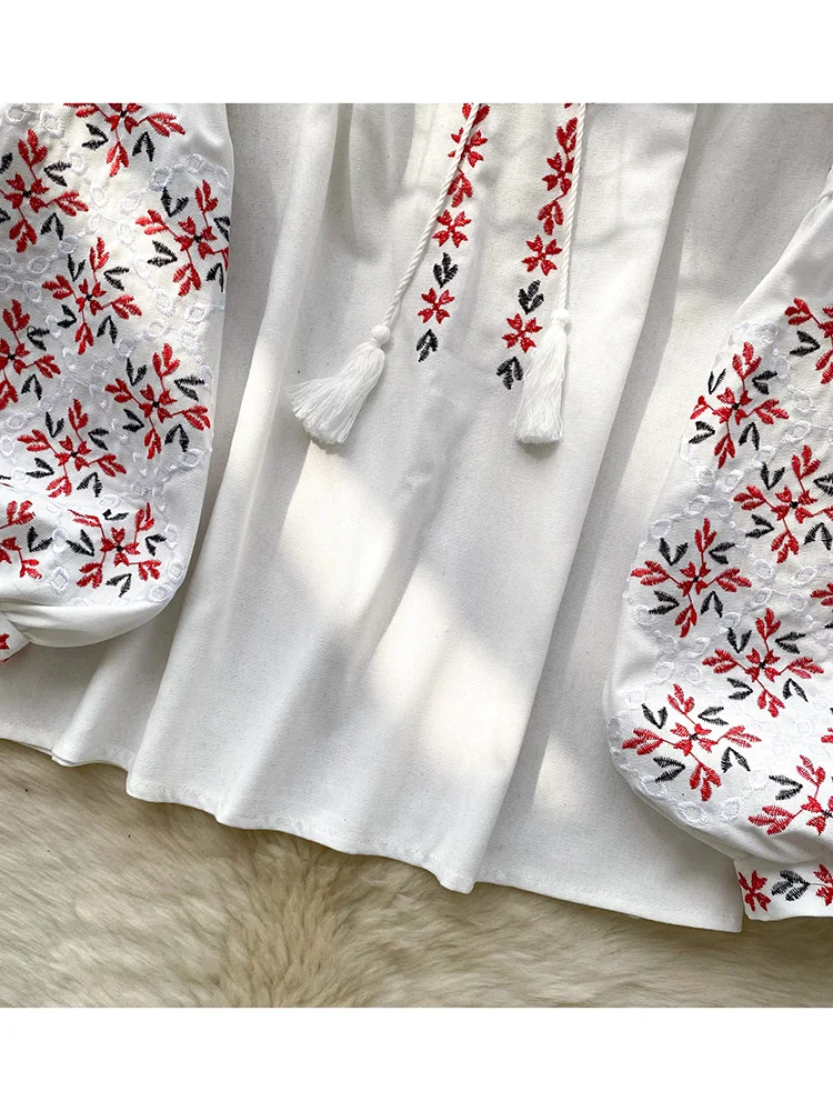 Women's Spring Blouse Retro Ethnic Style New Chinese Lantern Sleeve Shirt Loose Thin Tassel Embroidery Design Blusa Top BL187