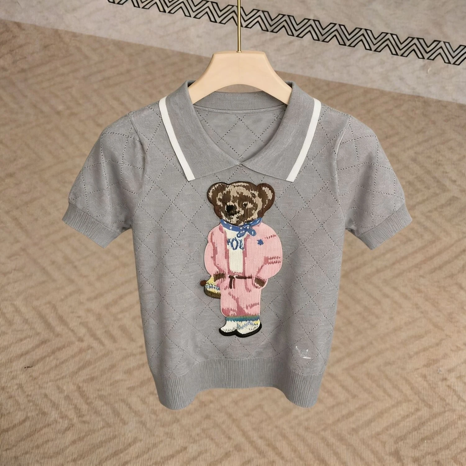 New Fashion Casual Knitted Top Women Pink Cartoon Bear Embroidery Lapel Short Sleeve Pullover Sweater Spring Summer Knitwear
