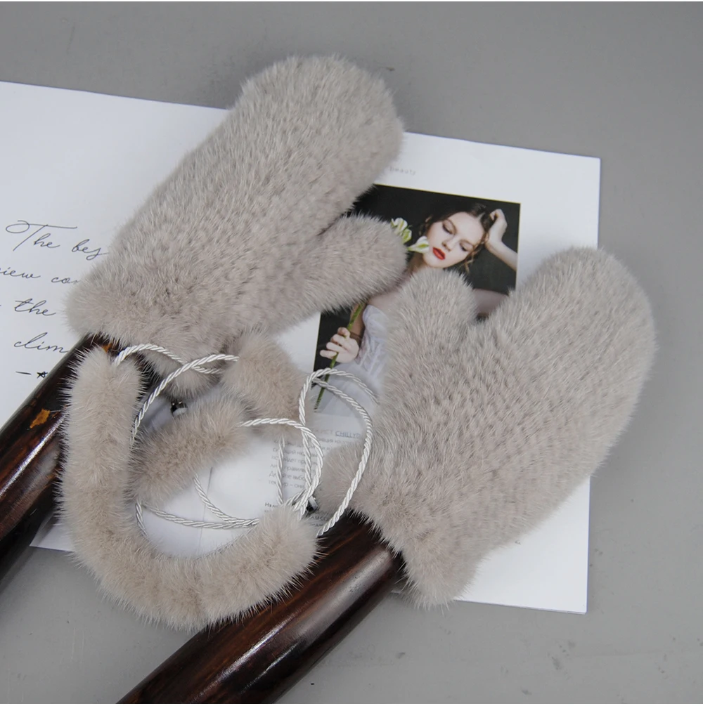 Winter Real Mink Fur Gloves Fashion Soft Warm 100%Natural Mink Fur Gloves Lady Good Elastic Genuine Fur Gloves Knitted Fur Glove