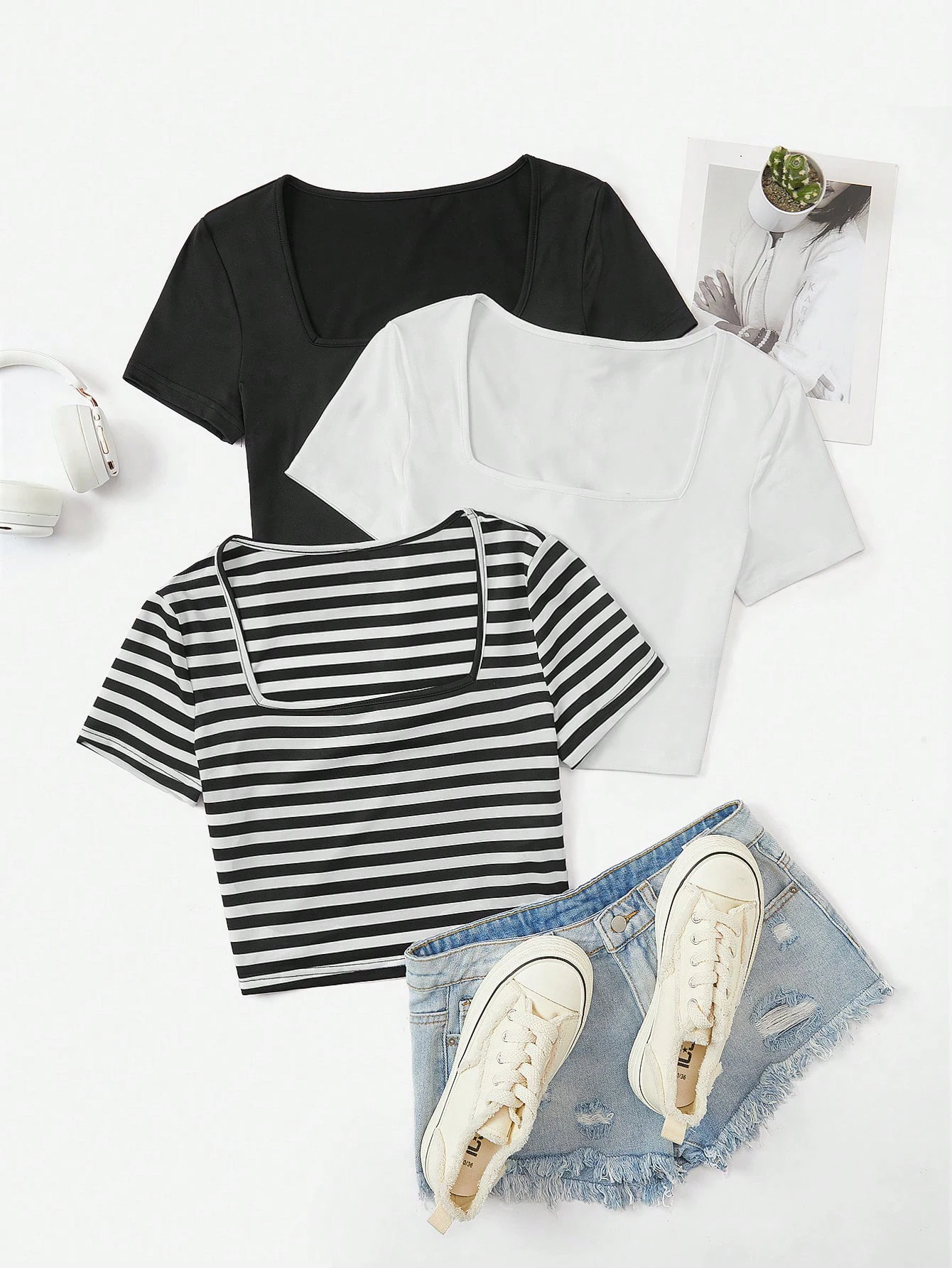 3 Pieces Summer Slim Fit T-Shirt Women's Sexy Short-Sleeved U-Neck Low Cut Solid Color Basic Black/White Korean Style Crop Top
