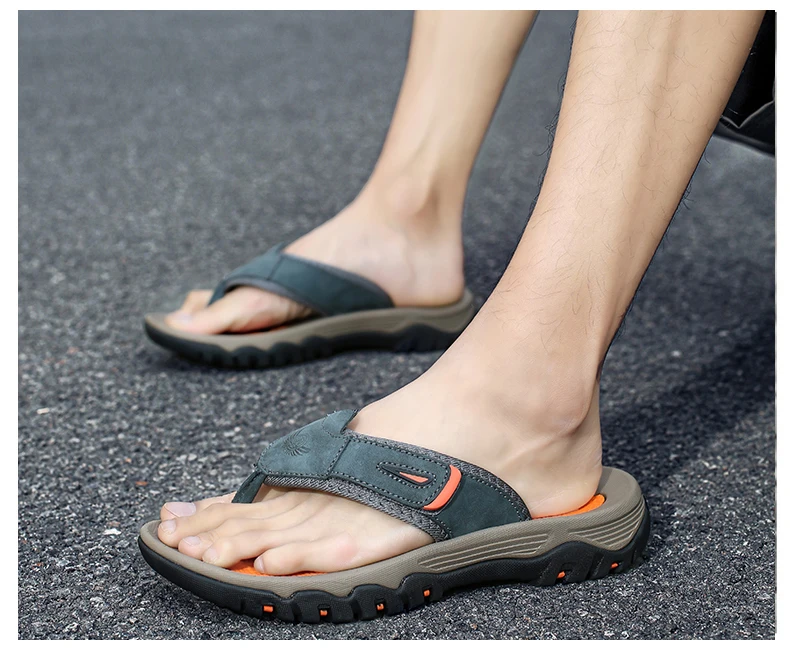 New Summer Men's Slippers Breathable Luxury Men Sandals Beach Classics Genuine Leather Mens Slippers Outdoor Men's Flip Flops