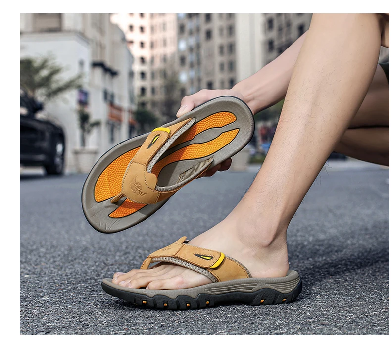 New Summer Men's Slippers Breathable Luxury Men Sandals Beach Classics Genuine Leather Mens Slippers Outdoor Men's Flip Flops